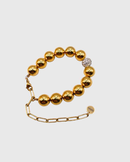 bijoux/ upcyclé / belou / upcycling /Lyon / personnalisation /idée / cadeau /perles / dorées / strass
