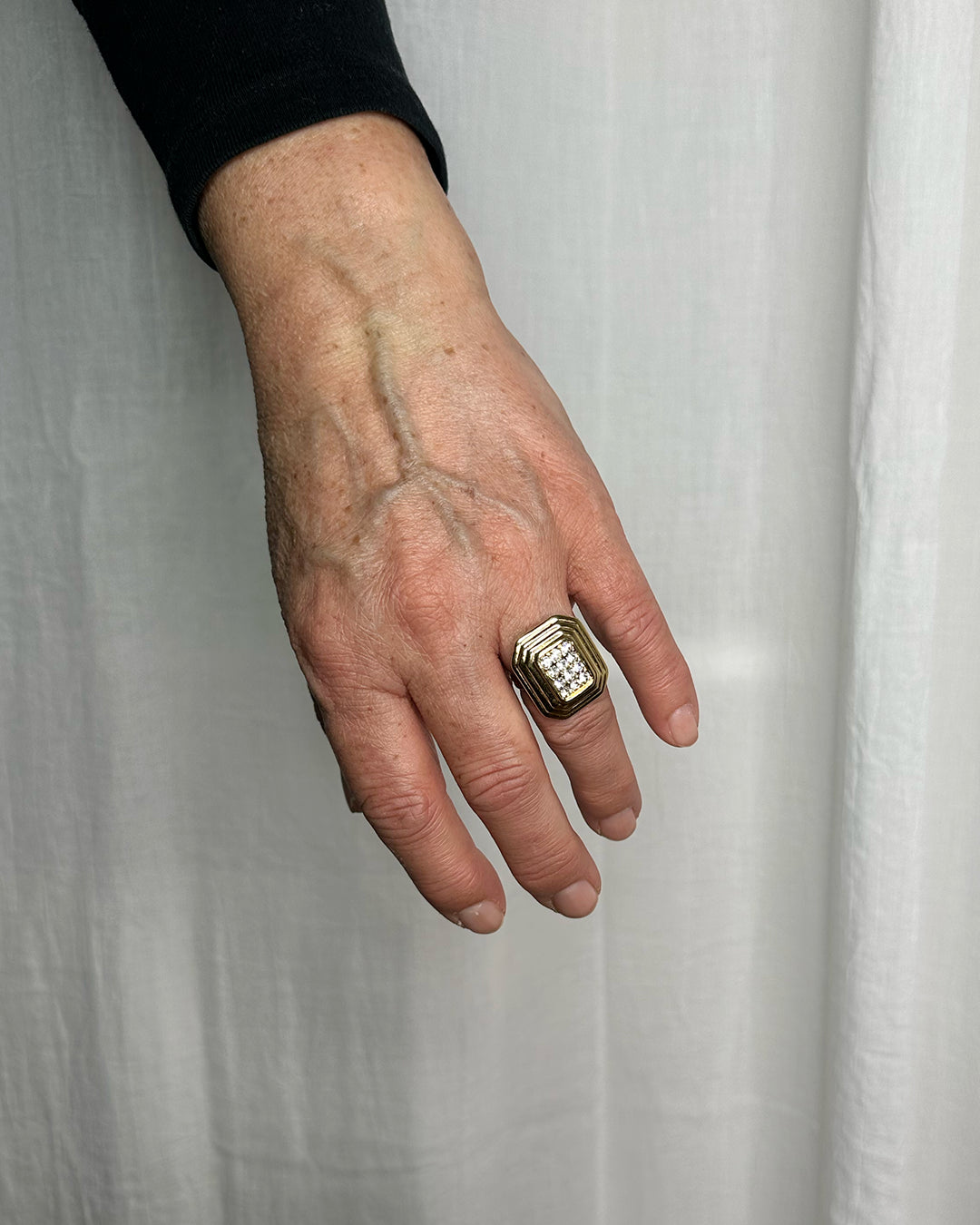 Bague upcyclée - cadre doré à strass