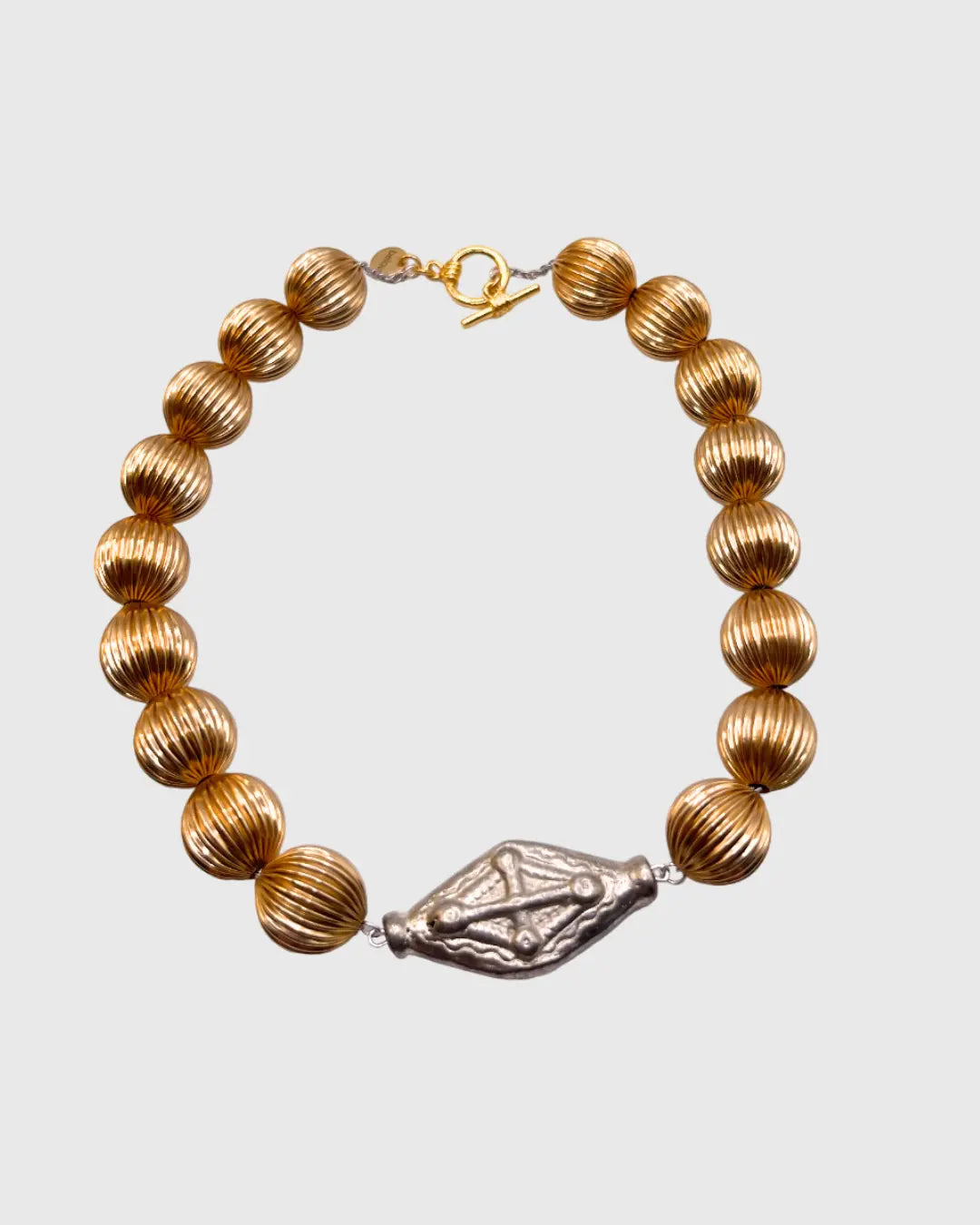collier belou uocycling à lyon pour la collection frida