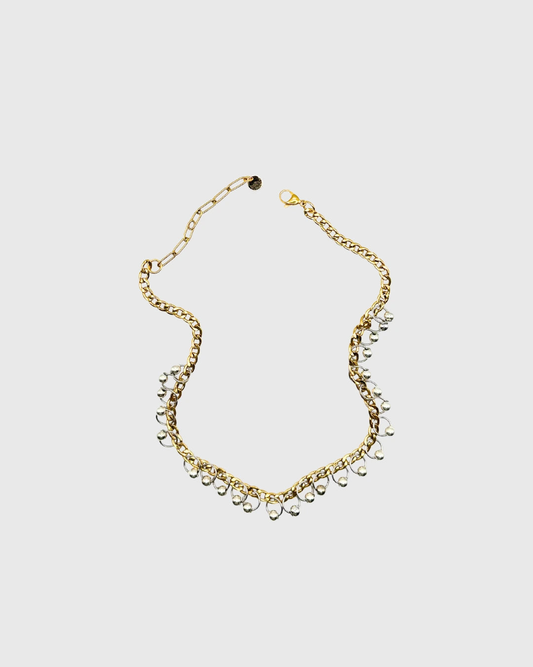 Bijou upcyclé belou – collier doré & perles argentées mixte fait main

