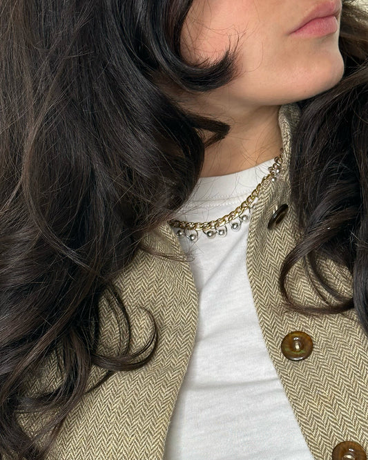 Bijou upcyclé belou – collier doré mixte fait main

