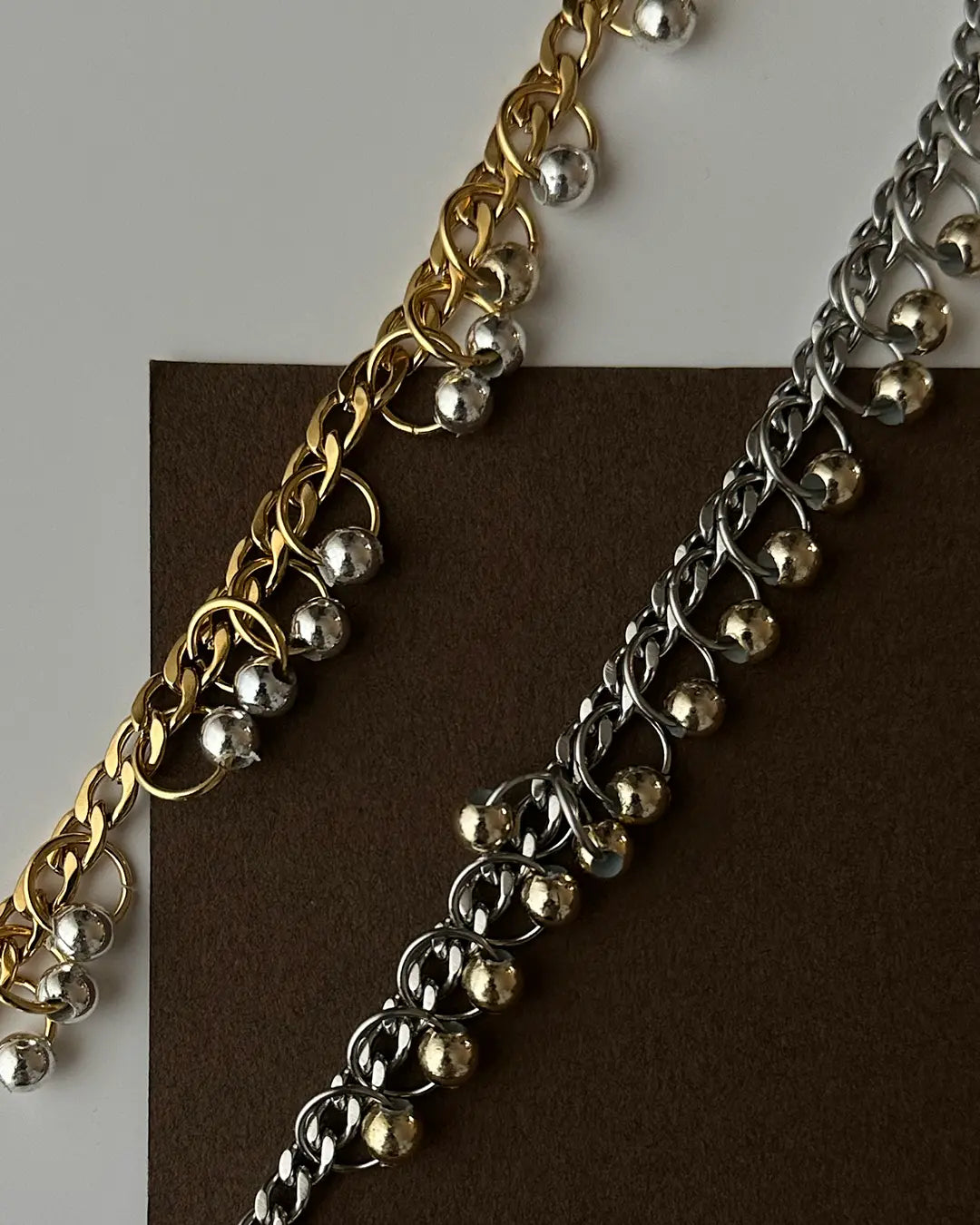 Collier mixte belou - chaine argentée & perles dorées